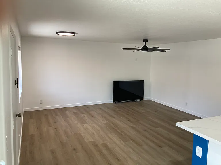 1035 N 84th Pl — Photo 7