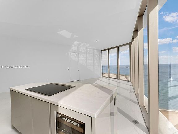 5th image of 18975 Collins Ave #1904