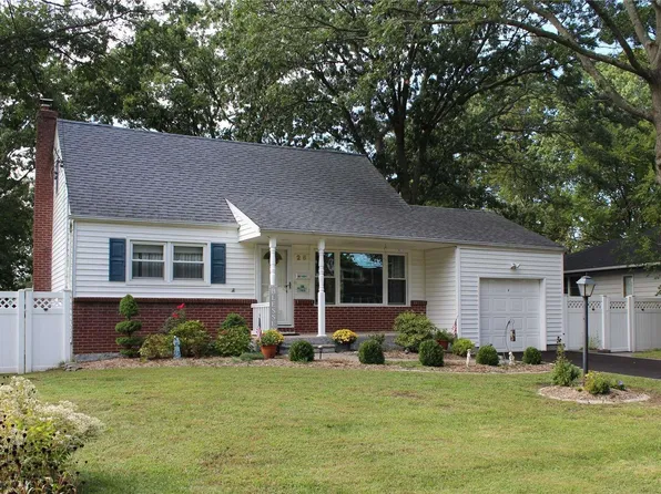 26 Reilly Street, West Islip, NY 11795