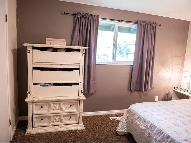 579 Shamrock Dr — Photo 18