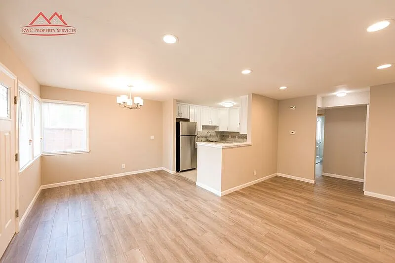 2 bed, 1.0 bath, 950 sqft, $3,250 — Photo 3