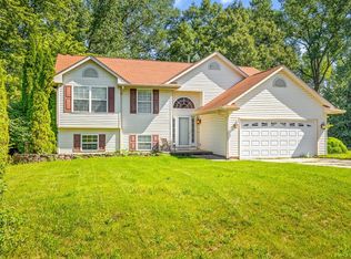 212 Rochester Rd NE, Poplar Grove, IL 61065