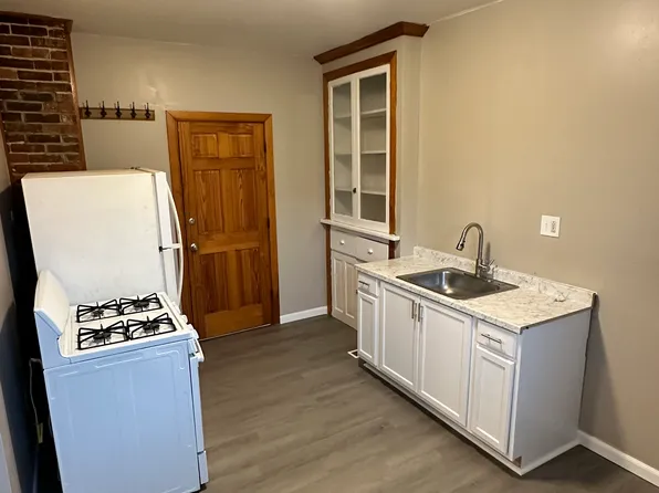 113 Parkway Ave APT 2, East Pittsburgh, PA 15112