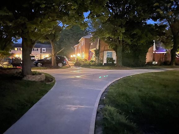 5th image of 604 Ramblewood Ct