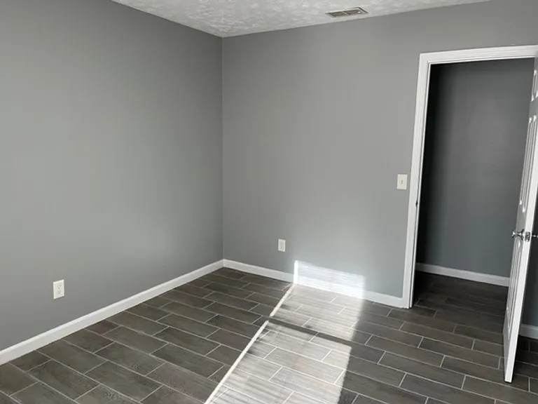 109 Oak Park Ct — Photo 6