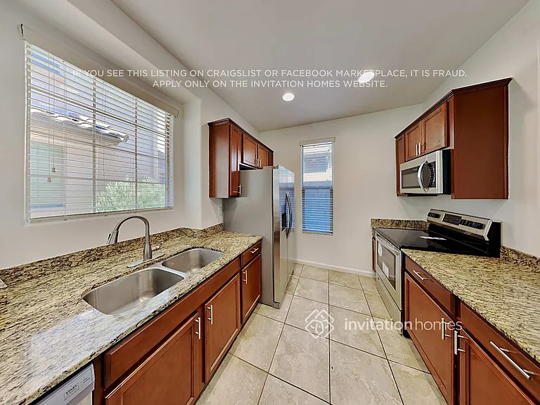 1407 S Moccasin Trl — Photo 5