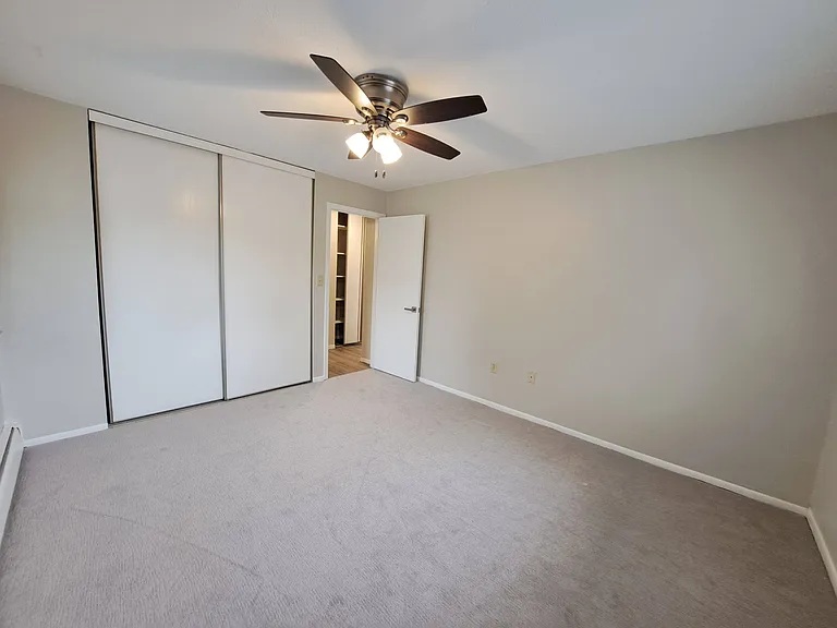 Van Dyke Apartments — Photo 57