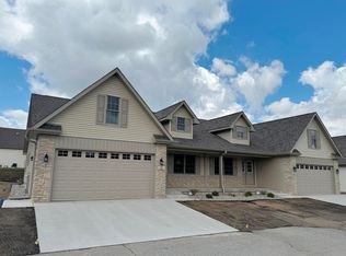 821 9th St SW #10A, Demotte, IN 46310