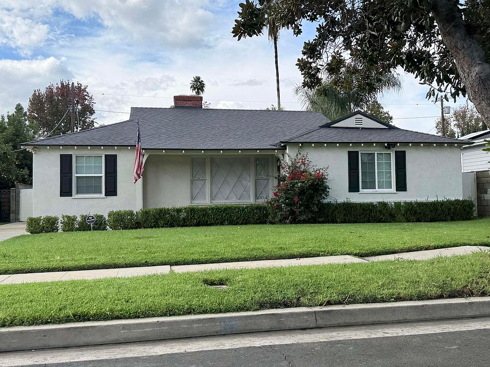 Lovely home on a 60 feet wide lot.