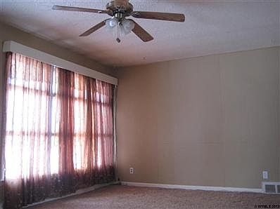 2nd image of 1216 Coveway
