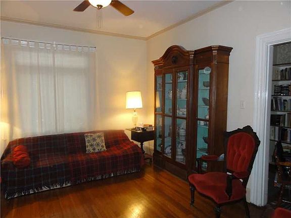 5th image of 713 Harbaugh St
