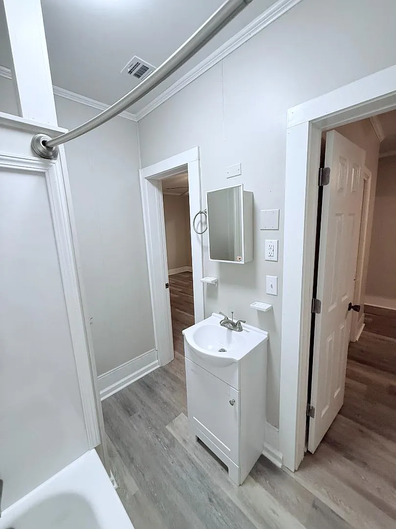 110 Loraine St — Photo 2