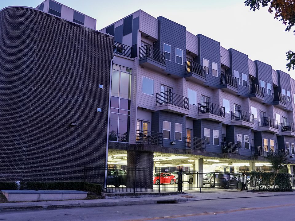 Modern Mid-Rise Condo
