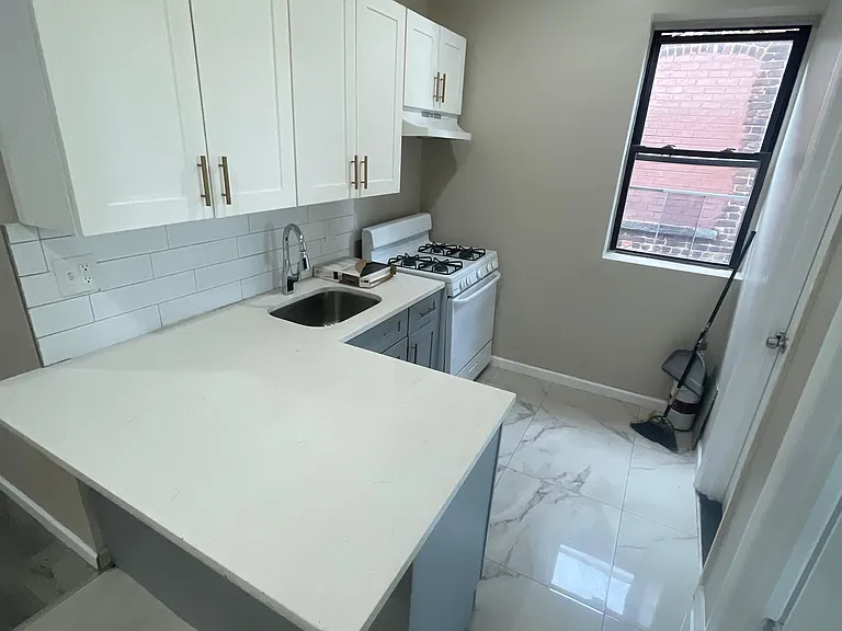 410 N 5th St #404 — Photo 4