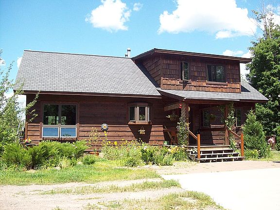 4 Bed 3.5 Ba LL  Apartment