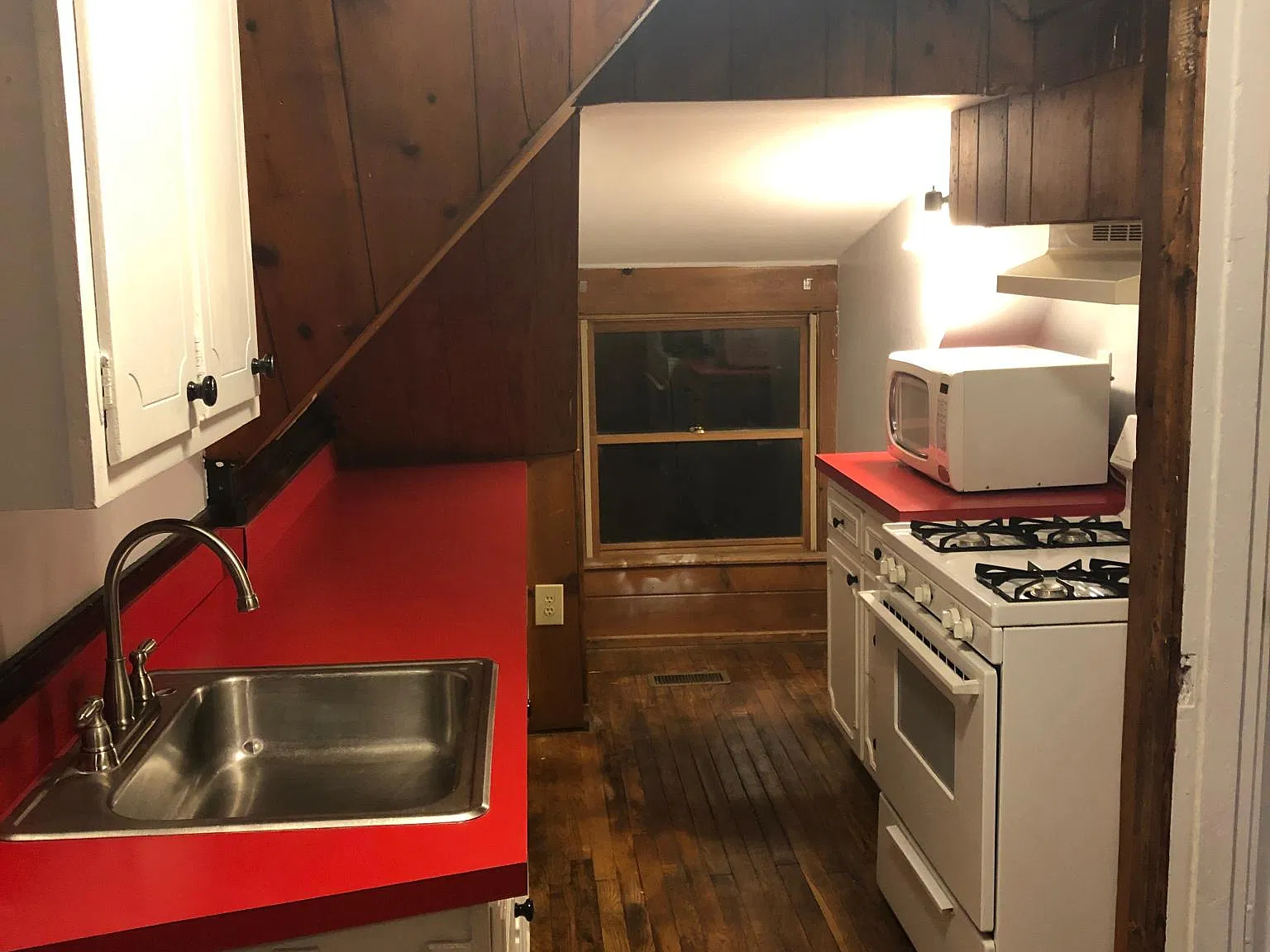 1 bed, 700 sqft, $915 — Photo 3