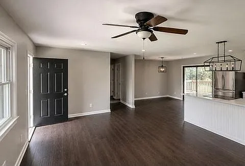 475 Georgia Ave — Photo 2