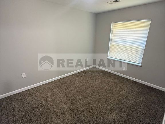 2nd image of 319 Bellevue Ext