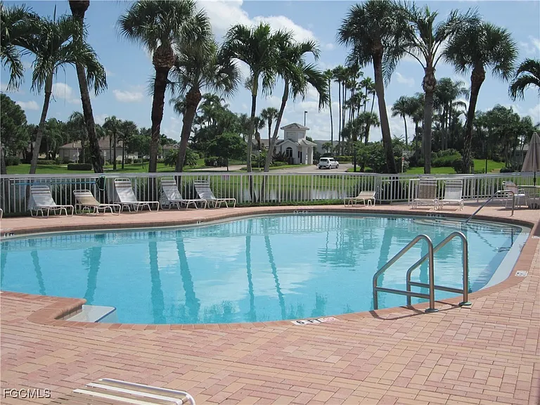11081 Lakeland Cir — Photo 25