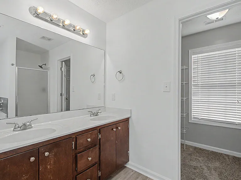 1371 Constitution Dr — Photo 22