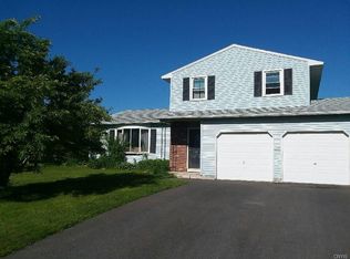 7940 Amor Dr, Clay, NY 13041