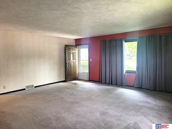 4th image of 456 N Columbia Ave