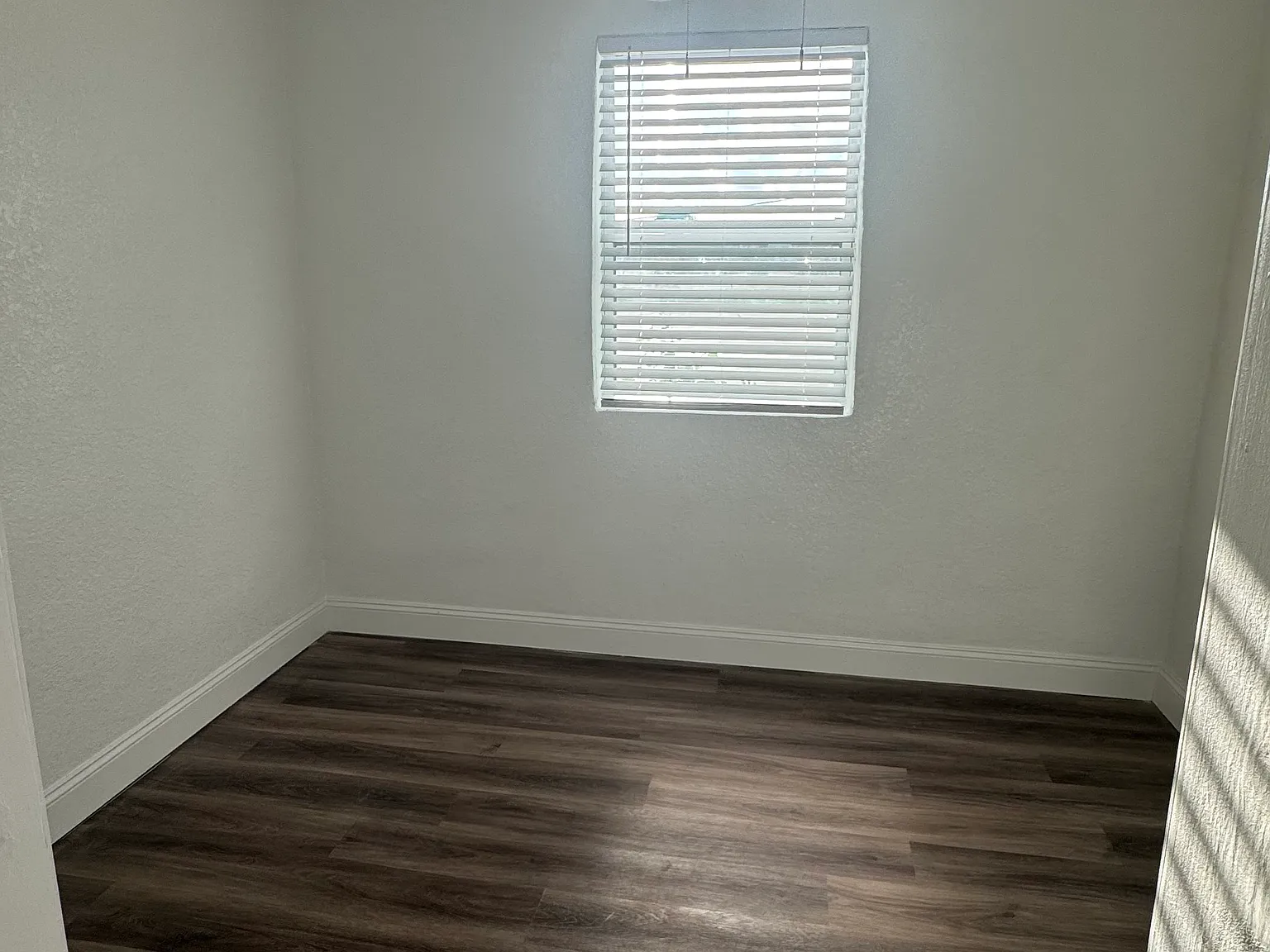 3 bed, 876 sqft, $2,000 — Photo 3
