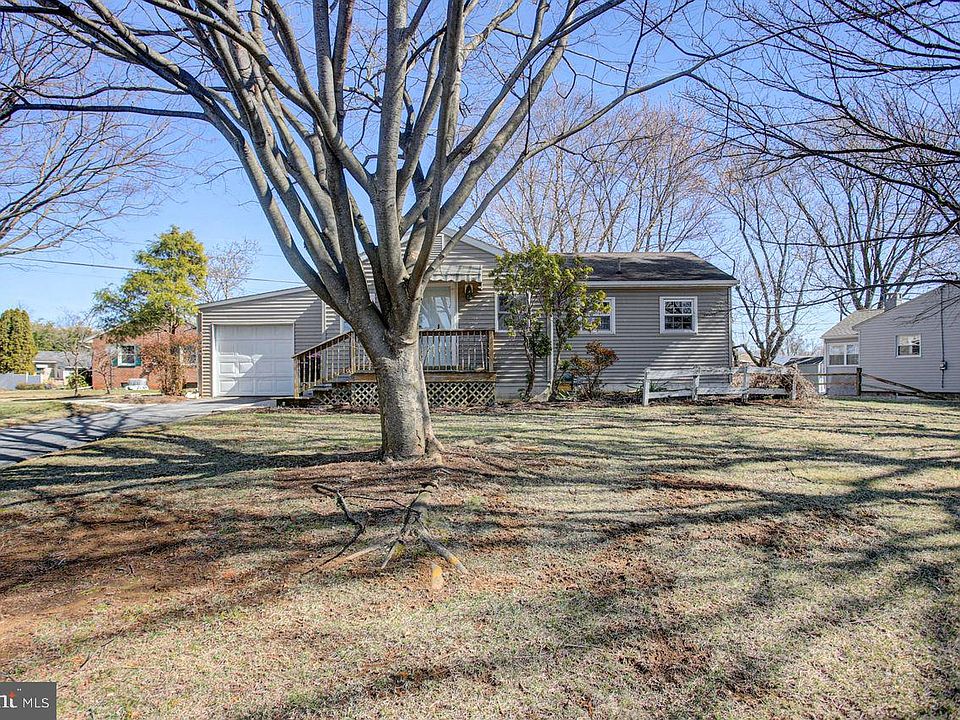 1st image of 123 Lincoln Dr