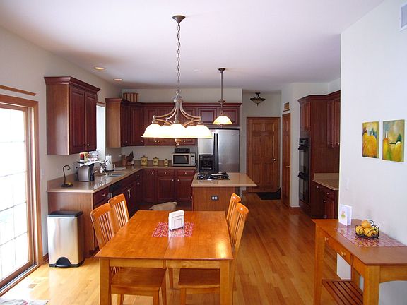 2nd image of 2301 King James Ave