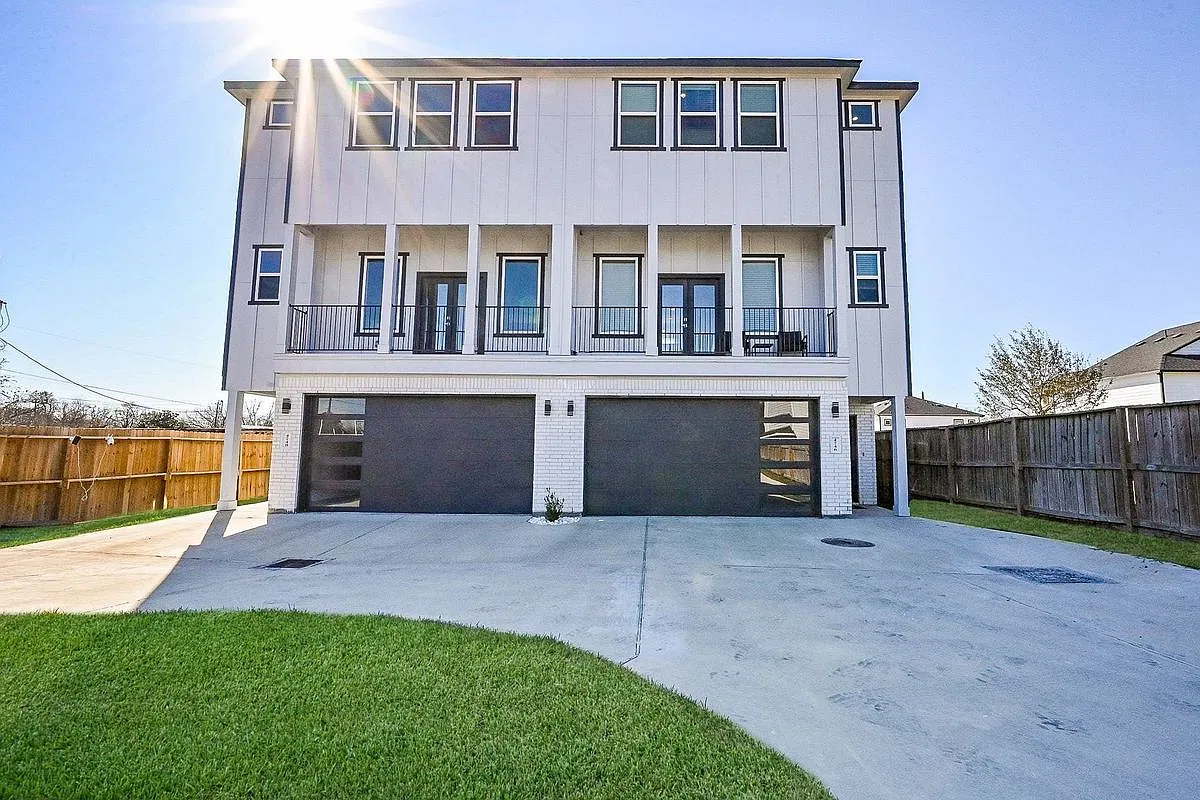 3 bed, 3.5 bath, 1805 sqft, $2,250 — Photo 3