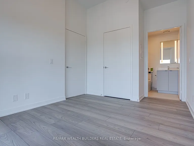 285 Dufferin St #1103 — Photo 13