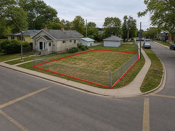 3rd image of 236 11th Ave NE