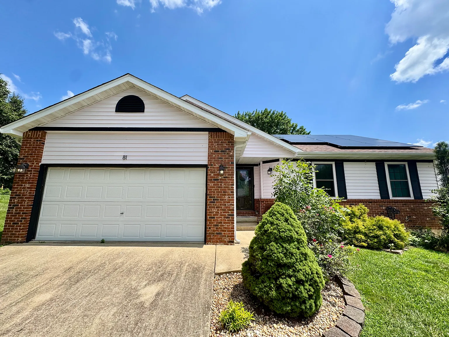3 bed, 1642 sqft, $2,950 — Photo 1