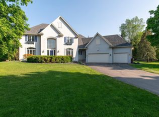 10127 Trotters Path, Eden Prairie, MN 55347