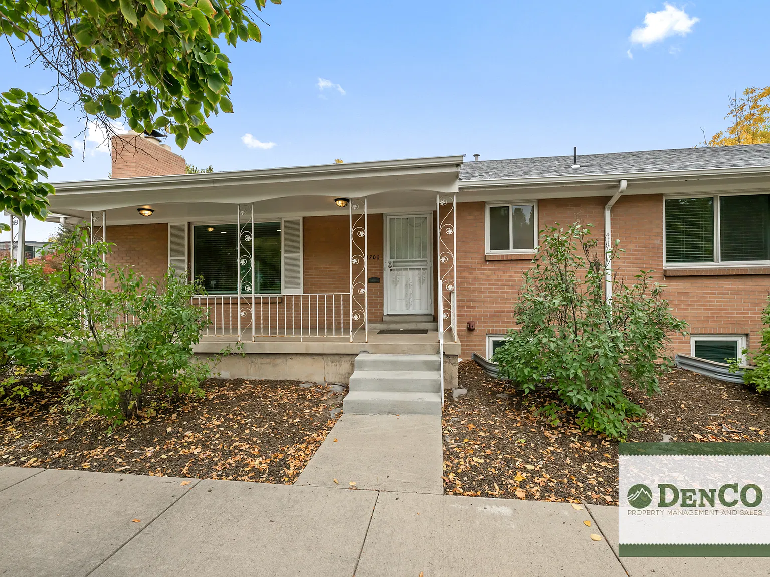 5 bed, 3000 sqft, $3,750 — Photo 2
