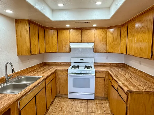 16026 K St #A, Mojave, CA 93501