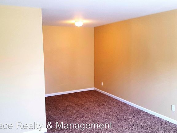 4th image of 3875 Northeast Dr APT F