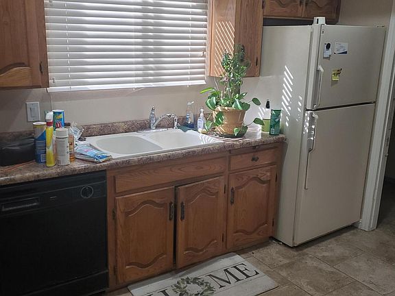 3rd image of 3031 S Basswood Cir