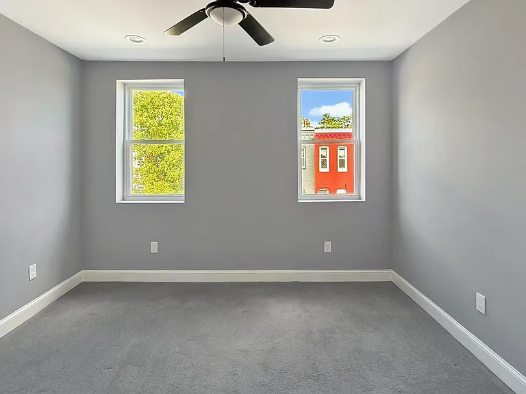 2428 Brentwood Ave — Photo 12