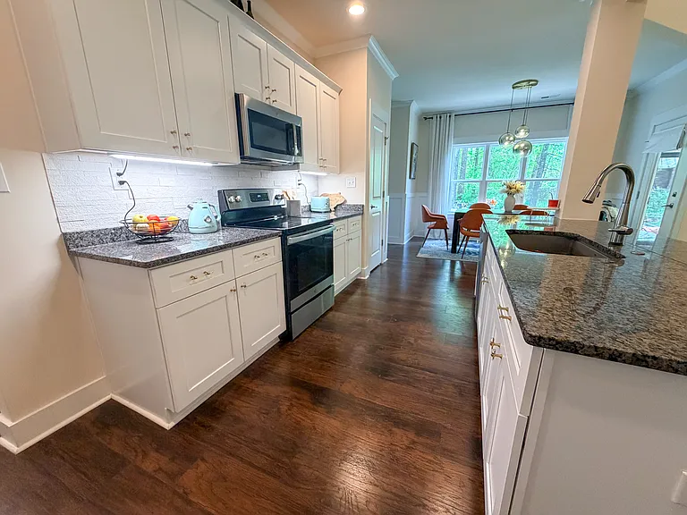 1004 Josey Ln — Photo 12