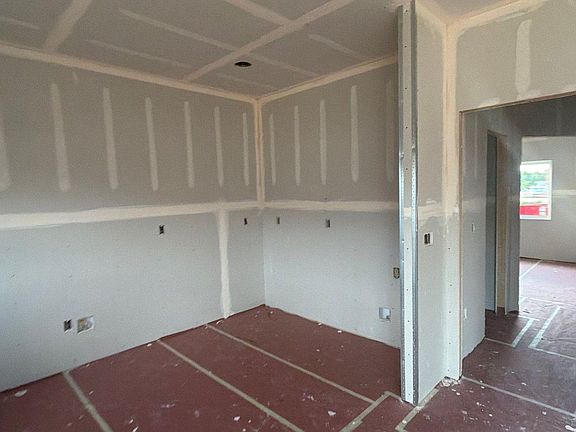 3rd image of 4687 Shale Cir
