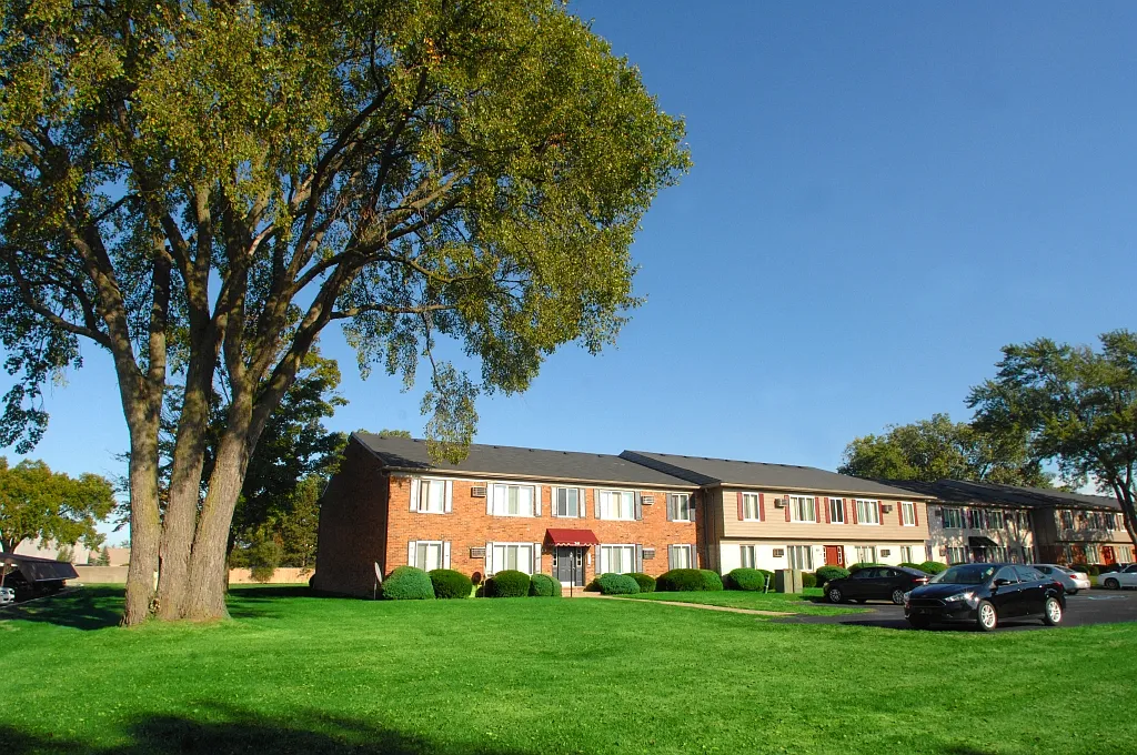 Chatsford Village Apartments — Photo 2