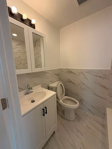 160 E Kinney St #1 Photo 1