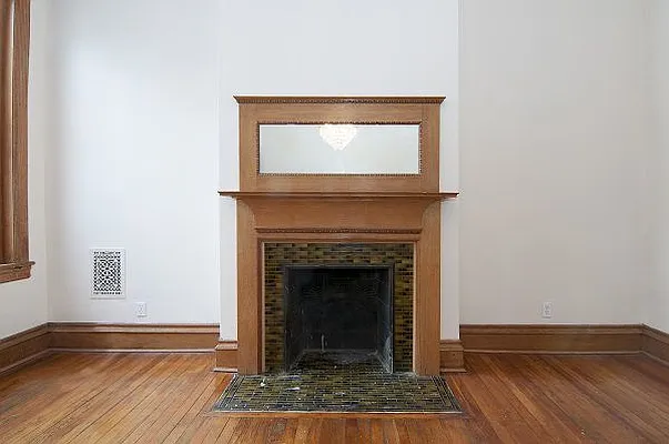 Rented by Perry Associates NYC Inc | media 26