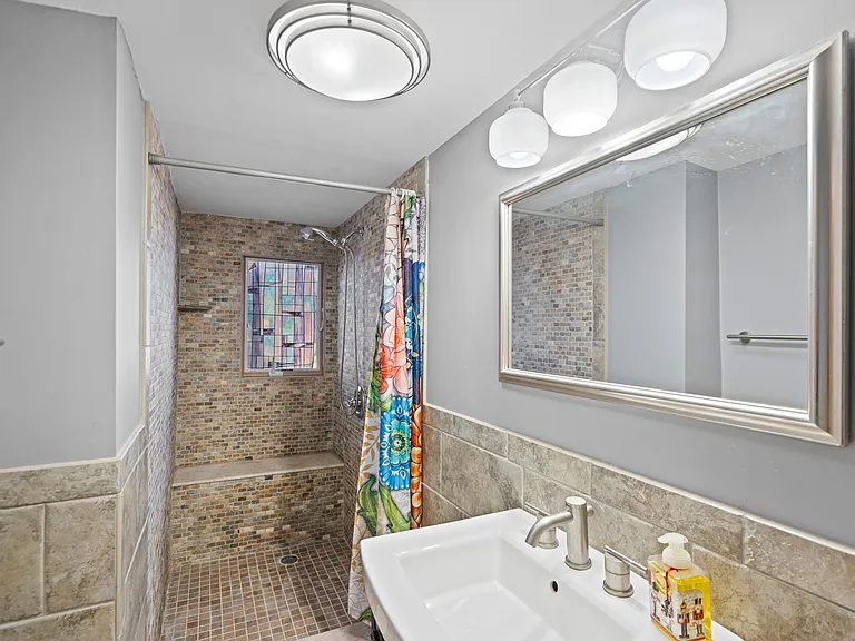 539 Nassau Ave #A — Photo 14