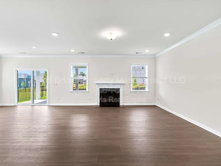 9008 Catboat St — Photo 10
