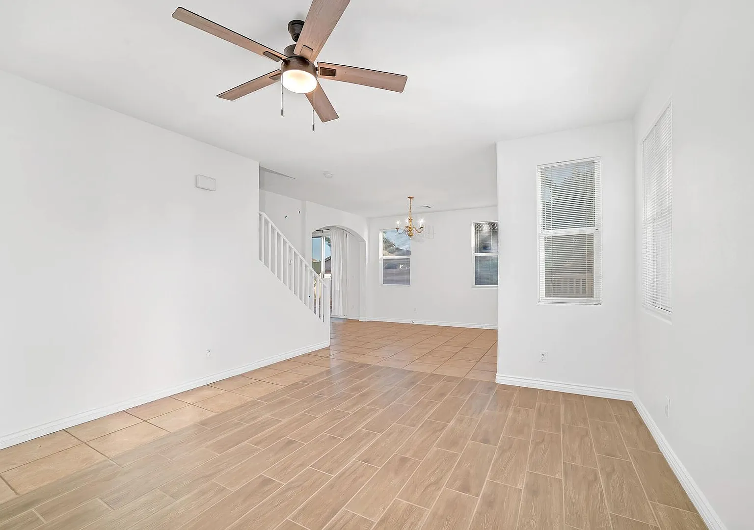 Move In Ready 3-Bedrooms 2-Baths 2-Car Garage Home! — Photo 4