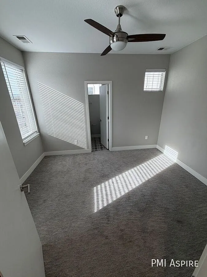 Incredible Modern 2 bedroom, 2.5 bath 3 Level Townhome w/Garage and W/D In-Unit near Sloan's Lake! — Photo 4