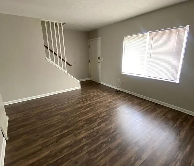 1492 Indianola Ave #7 — Photo 5