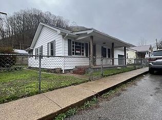 19 Mountain Peak Rd, Logan, WV 25601